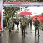 Menhan dan Panglima TNI Anugerahkan Kenaikan Pangkat Luar Biasa kepada 23 Prajurit di Timika